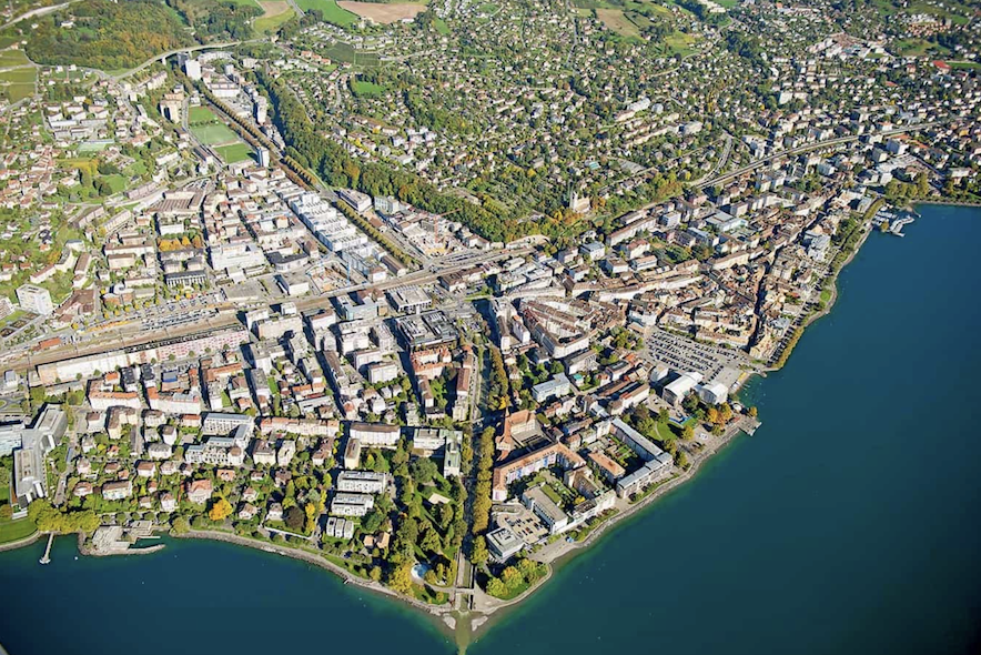 Vevey Libre souhaite limiter la densification et la hausse de la population en adéquation avec les possibilités d'extension des services publics et le maintien de la qualité de vie de la population veveysanne. 