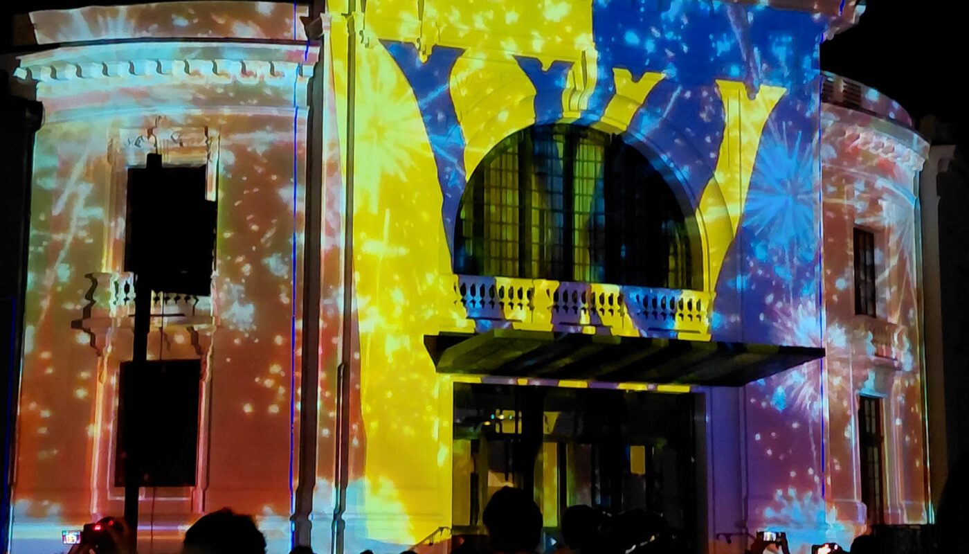Avec l'abandon du traditionnel et populaire feu d’artifice, la fête nationale du 1er août s’est réduite à Vevey à peu de chose. Stéphane Molliat s’en est inquiété en septembre 2022 déjà en rappelant l’importance de cet événement rassembleur toujours très attendu. La Municipalité n'a pas voulu retenir sa suggestion de revenir au moins au feu de bois traditionnel. La mise sur pied d’un spectacle son et lumière en 2024 n’a pas obtenu le succès escompté. Malheureusement, elle avait signé un contrat de trois ans avec ses producteurs.