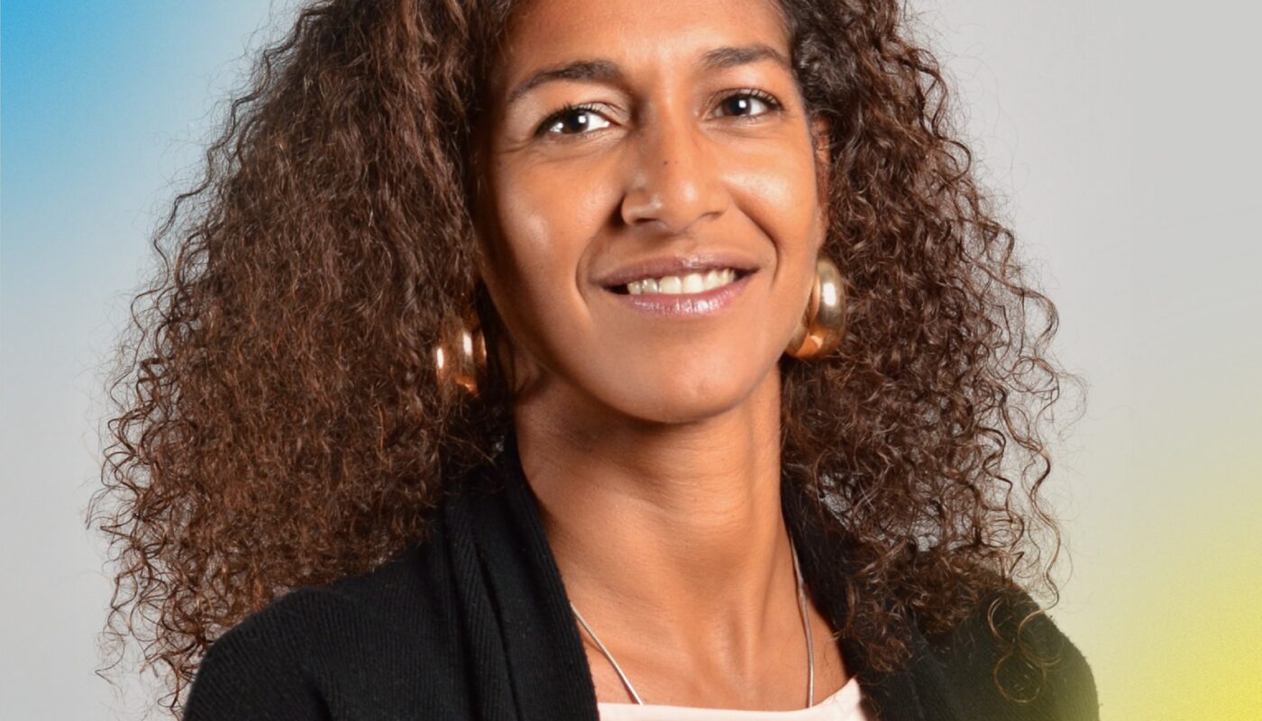 Vevey est bien plus qu’une ville pour Karine Römer. C’est un lieu de vie, de rencontres et de projets. Cheffe d’entreprise et mère de famille, elle est profondément attachée à cette ville où elle souhaite que chacun puisse vivre en sécurité, se sentir écouté et respecté. Convaincue que Vevey est unique, elle s’engage à préserver son identité tout en préparant son avenir avec cœur et responsabilité.