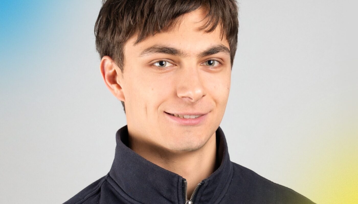 «La politique doit apporter une réponse active aux bouleversements de notre temps plutôt que les subir.» Pour Romain de Coulon, Vevey est une ville qui a tout pour plaire mais qui doit s’adapter et répondre aux défis actuels. Étudiant en sciences politiques, il porte un regard lucide sur notre époque.