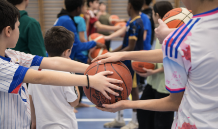 Vevey Libre souhaite renforcer les infrastructures sportives et faciliter l’accès aux activités pour toutes et tous. Elle favorise l’égalité, le lien social et la participation intergénérationnelle. 