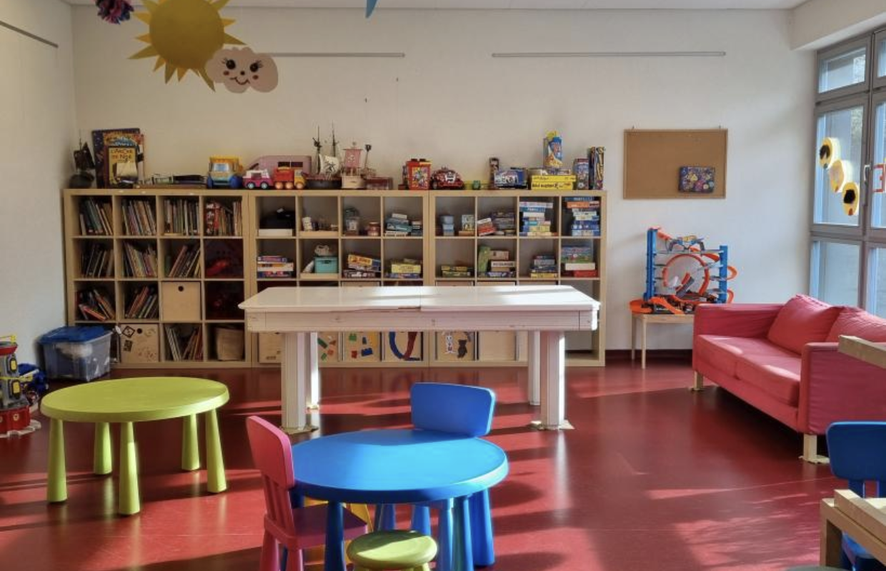 Répondre aux besoins des enfants, des jeunes et des familles constitue une priorité essentielle pour Vevey Libre. L’évolution des rythmes de vie, la diversité des parcours et les attentes croissantes en matière d’accompagnement exigent des structures solides, accessibles et adaptées.