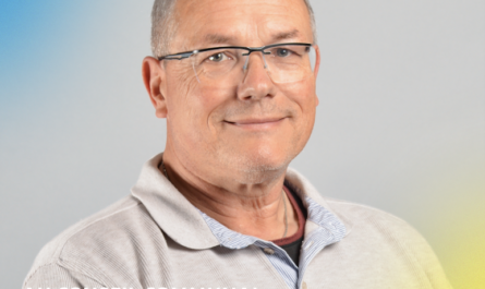 PARCOURS PROFESSIONNEL SOLIDE - Issu du monde technique et de la construction, Roger Pieren dispose d’un parcours professionnel solide. Après un apprentissage de maçon sanctionné par un CFC en 1979, il a obtenu en 1983 un diplôme de conducteur de travaux à l’École d’ingénieurs de Fribourg. Il a ensuite complété sa formation par une maîtrise d’entrepreneur et diverses spécialisations techniques, notamment dans l’assainissement du béton, le traitement de l’amiante et des produits dangereux.