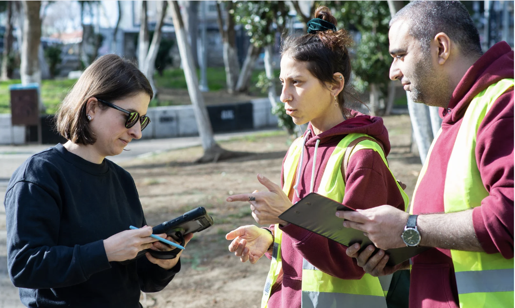 À Vevey, toutes les pétitions se valent-elles vraiment ? Alors que certaines mobilisent des milliers d’habitants sans déboucher sur aucune mesure concrète, d’autres obtiennent des résultats avec beaucoup moins de signatures. Dans une interpellation Sarah Dohr, au nom du groupe Vevey Libre, demande davantage de transparence sur le traitement des pétitions et sur la manière dont cet outil démocratique influence — ou non — les décisions de la Municipalité.
