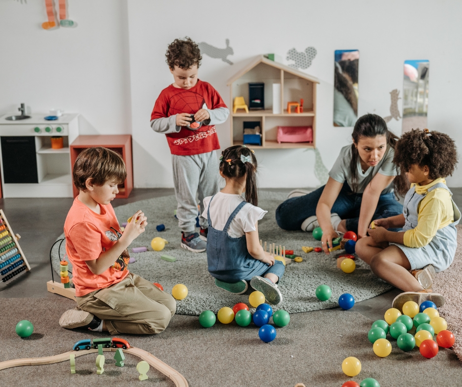 Face à la pénurie de places en crèche, Jérôme Christen a demandé en septembre dernier une stratégie plus active auprès des acteurs privés et associatifs. Au nom du groupe Vevey Libre, il a regretté que la réponse municipale au postulat de Mickael Bertschy n’explorait pas suffisamment les possibilités de complémentarité entre structures publiques, associatives et privées.